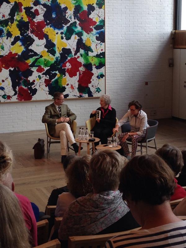 Margaret Atwood makes Sjón own up to his novel The Whispering Muse. (Photo: Ulla from Malmö)